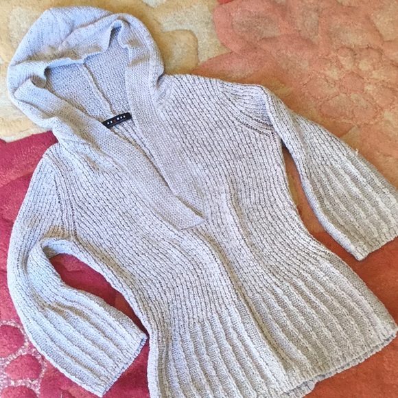 Liz Claiborne Sweaters - Liz Claiborne AxCess hooded sweater, bell sleeves